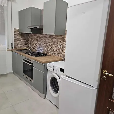 Da Margot Ammobiliato アパート レッジョ・ディ・カラブリア